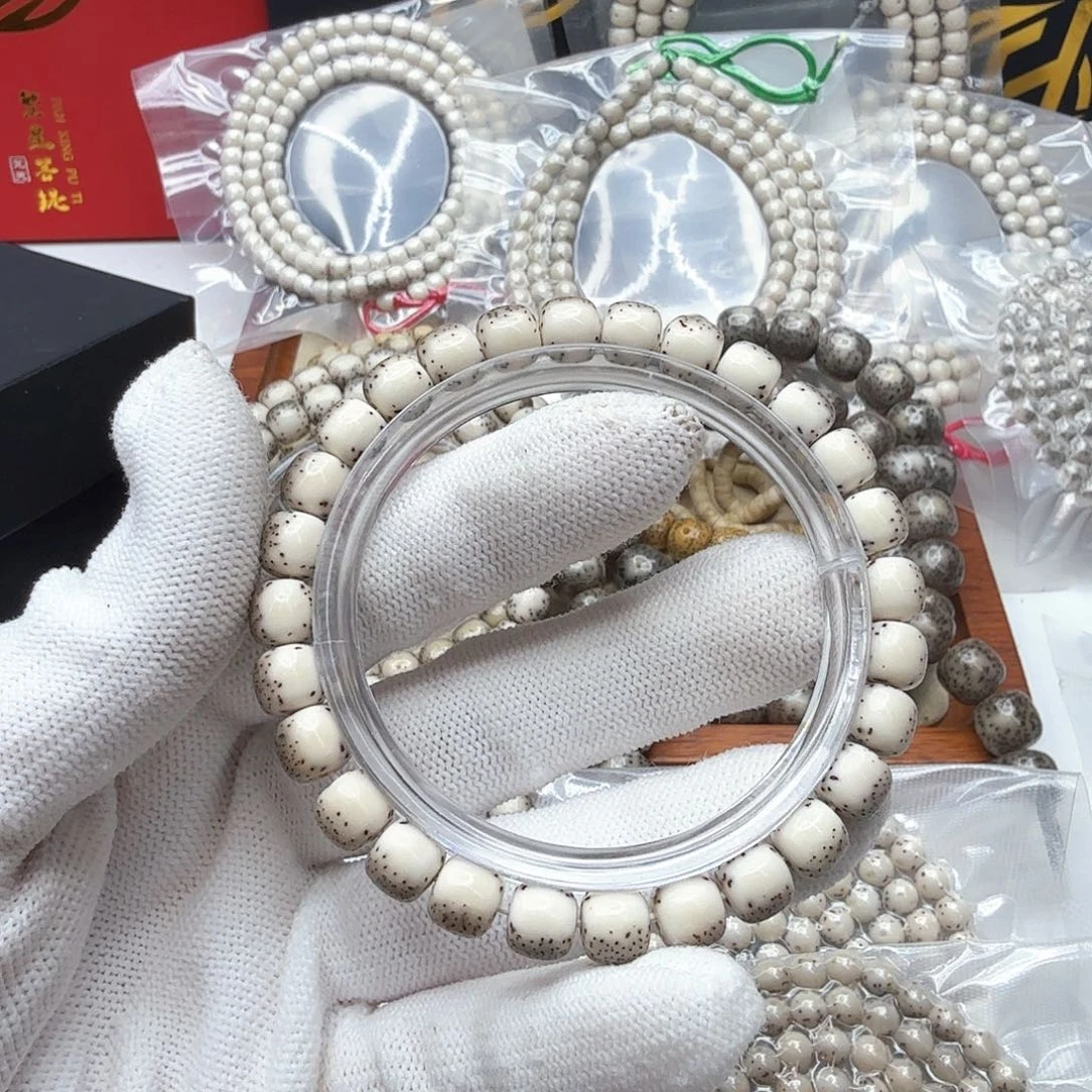 星月菩提吊坠10糯冰河豚8左右