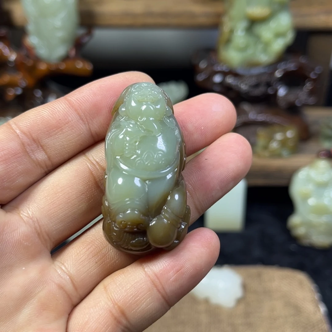 龍***)和田玉未镶嵌挂件