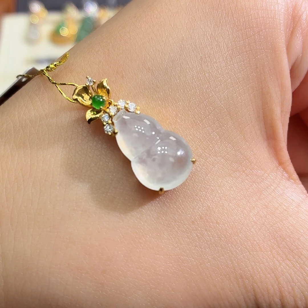 翡翠18K金镶嵌颈饰