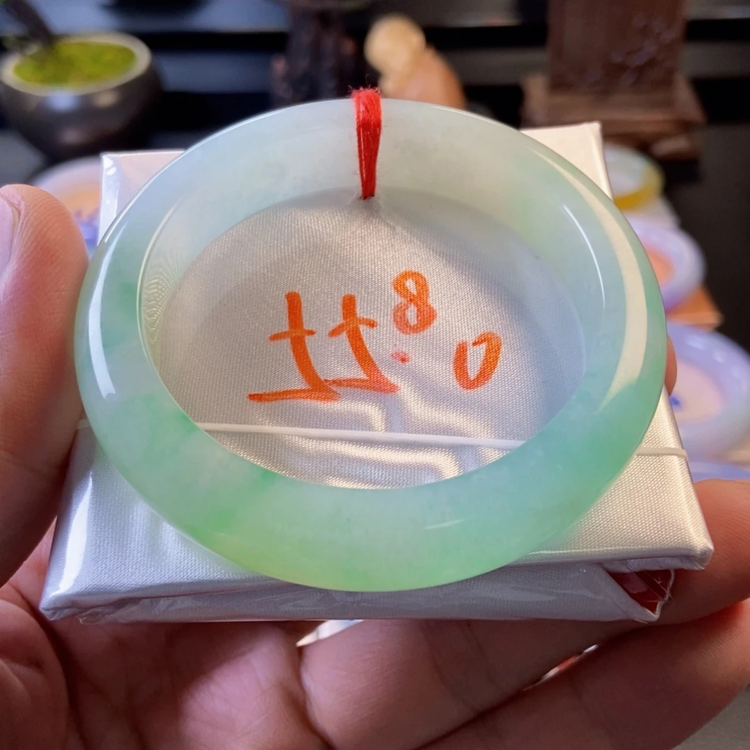 翡翠未镶嵌手镯31、冰草绿正圈