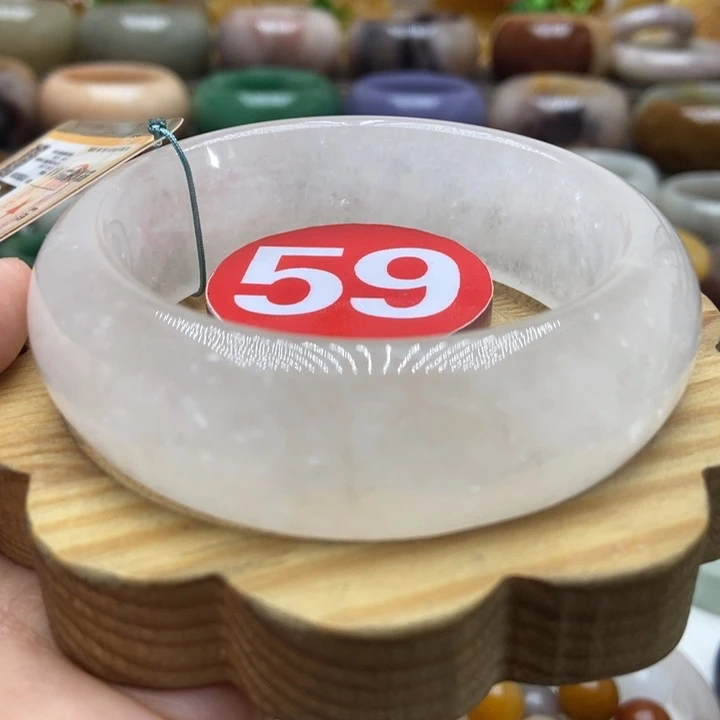 未镶嵌手镯石英质玉