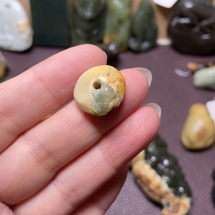 逍***遥岫岩河磨玉（透闪石质玉）未镶嵌颈饰