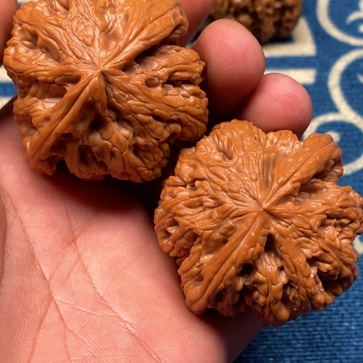 三***毛文玩核桃吊坠大粗筋