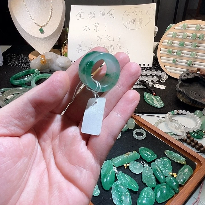 未镶嵌石英质玉戒圈