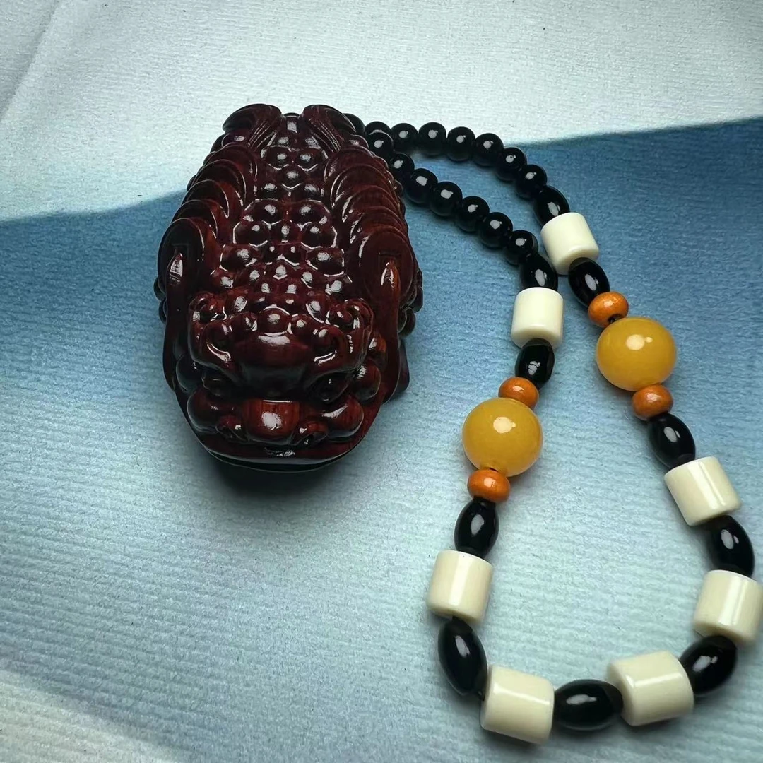 紫檀木【三足金蟾】手把件实木雕刻摆件