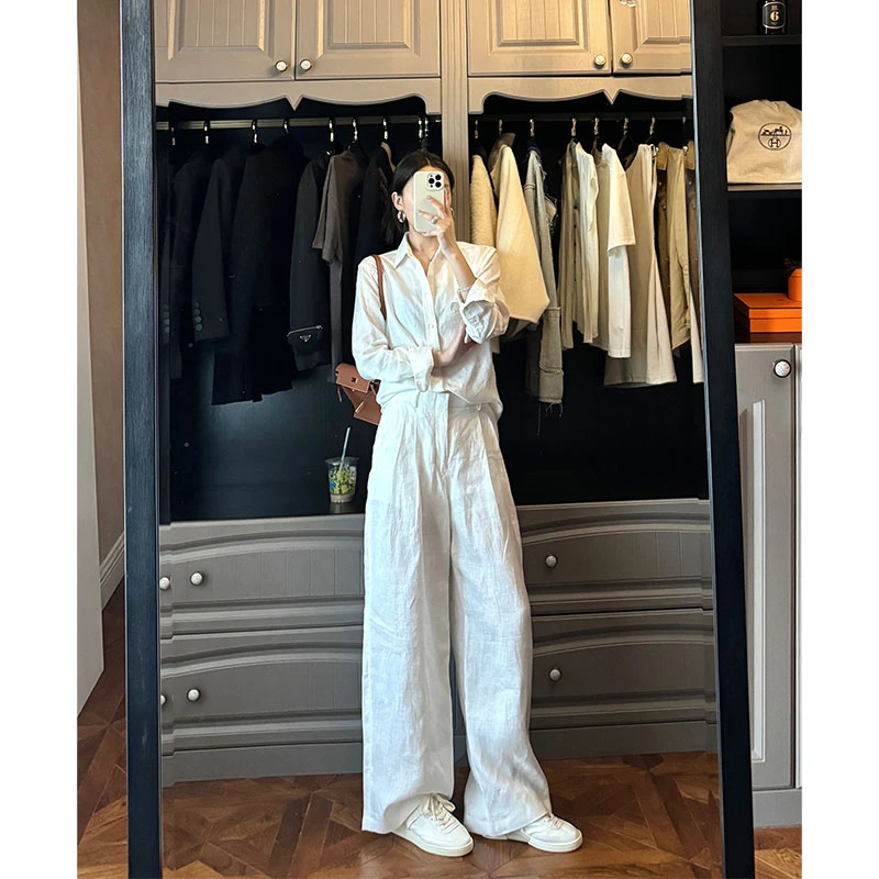 2025年夏季新款ins港风通勤懒惰松弛感薄款白色衬衫配直筒阔腿裤