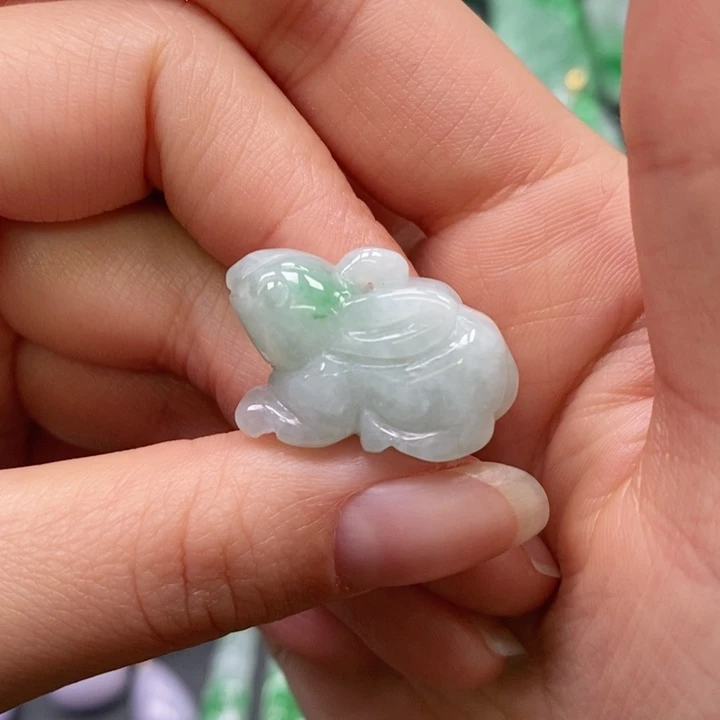 翡翠颈饰未镶嵌吊坠