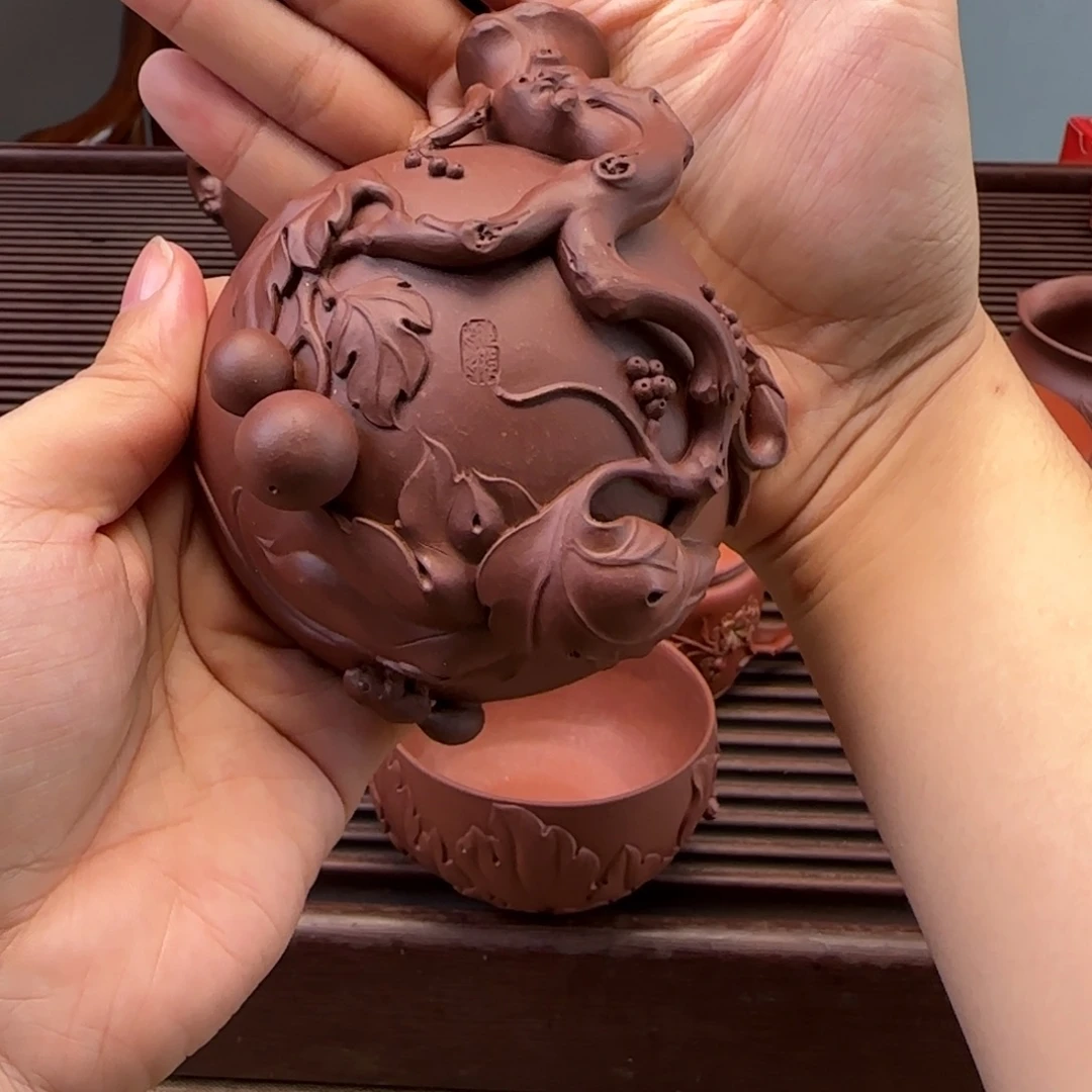 吴***东松鼠葡萄杯全手工