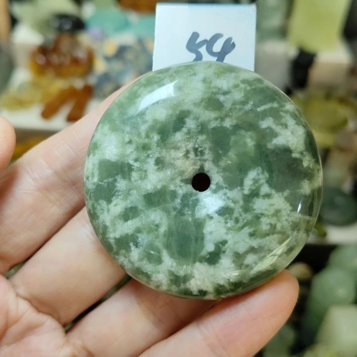 岫玉未镶嵌平安扣