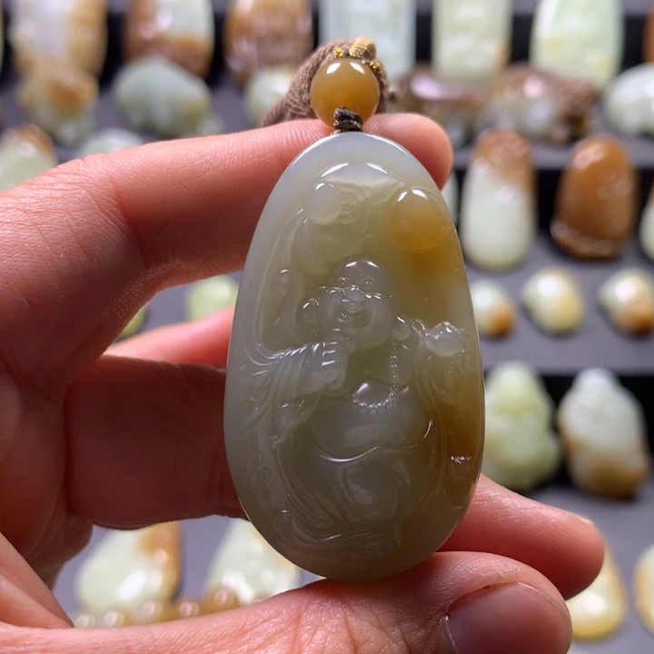 颈饰未镶嵌和田玉（糖玉）