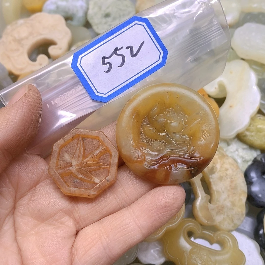 蛇纹石玉吊坠(不含链)未镶嵌?**?552