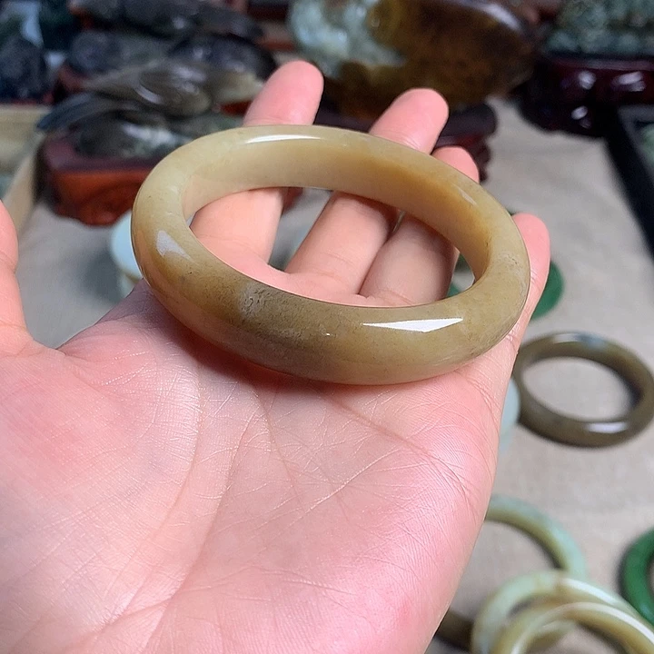 智***缘和田玉未镶嵌手镯