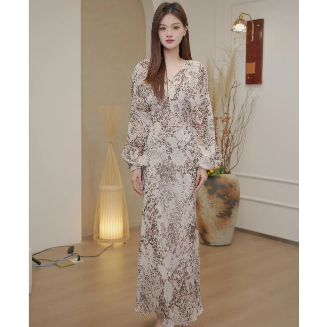 【珠珠.缪斯之语】设计师款时尚豹纹V领长袖显瘦连衣裙TX05QZ9012