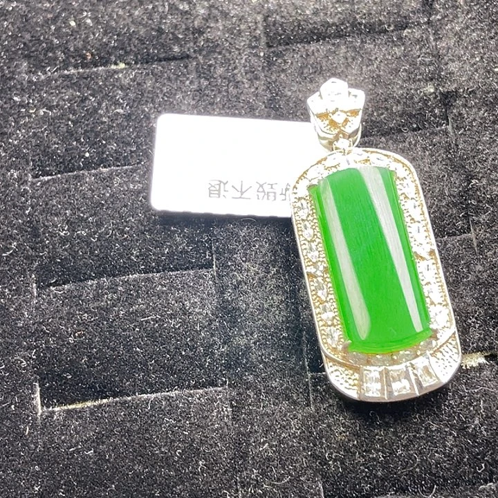 用***3翡翠未镶嵌颈饰03