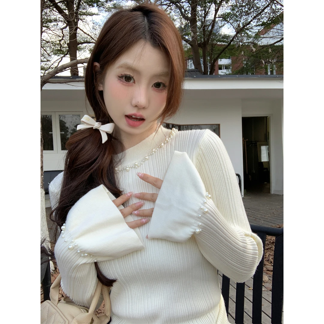法式氛围感别致钉珠打底衫上衣女冬季修身内搭绝美喇叭袖针织毛衣