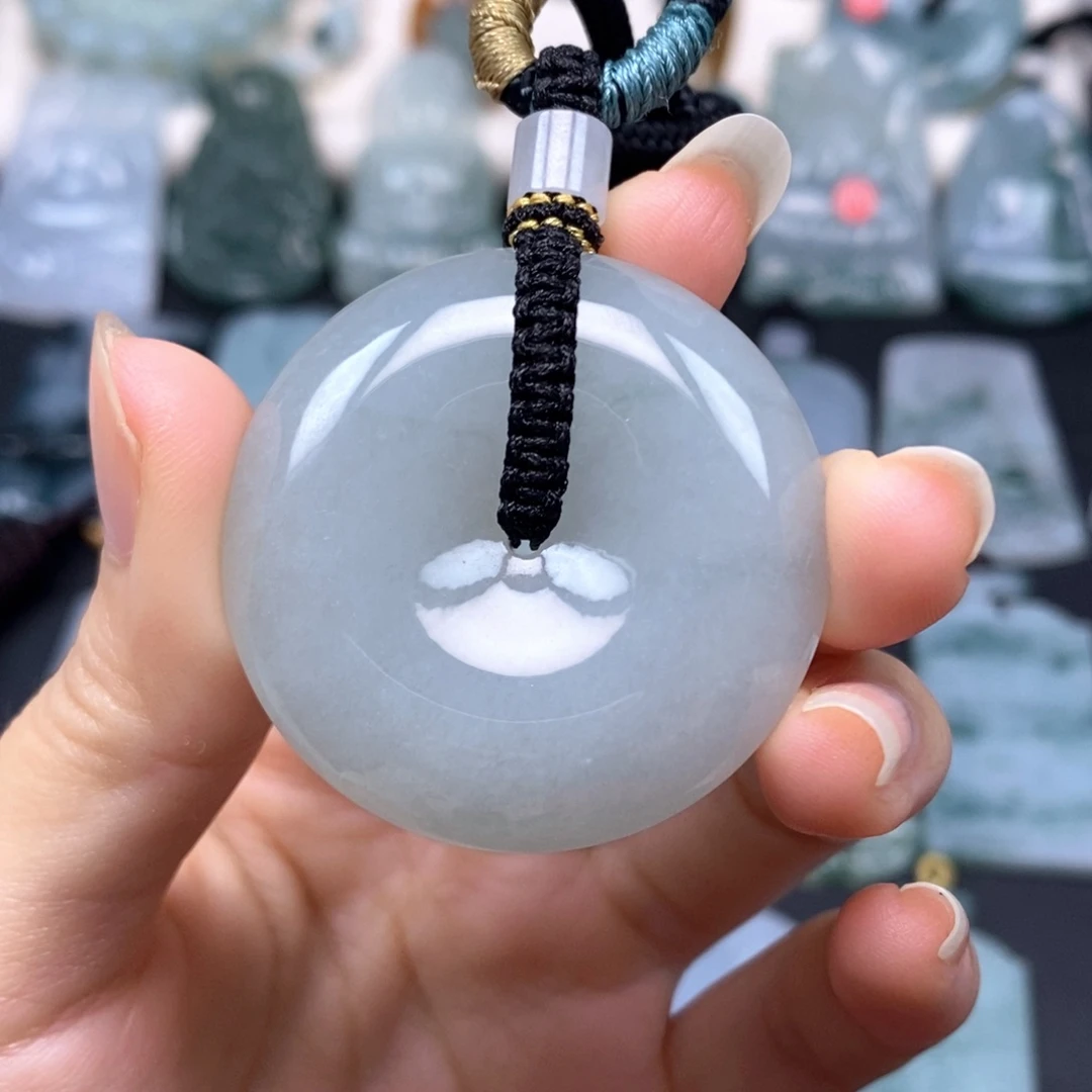 翡翠未镶嵌颈饰平安扣