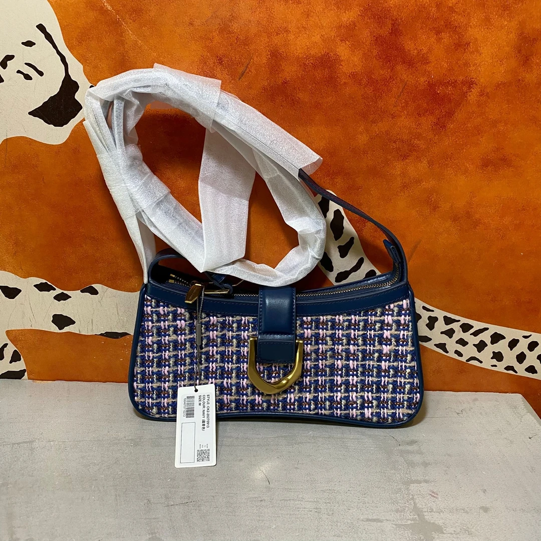 99新 CHARLES & KEITH ck 15986斜挎包