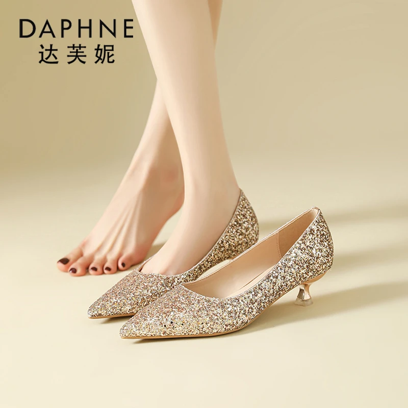 达芙妮绝美高跟鞋女2025新款夏季金色婚鞋高级感尖头细跟气质单鞋