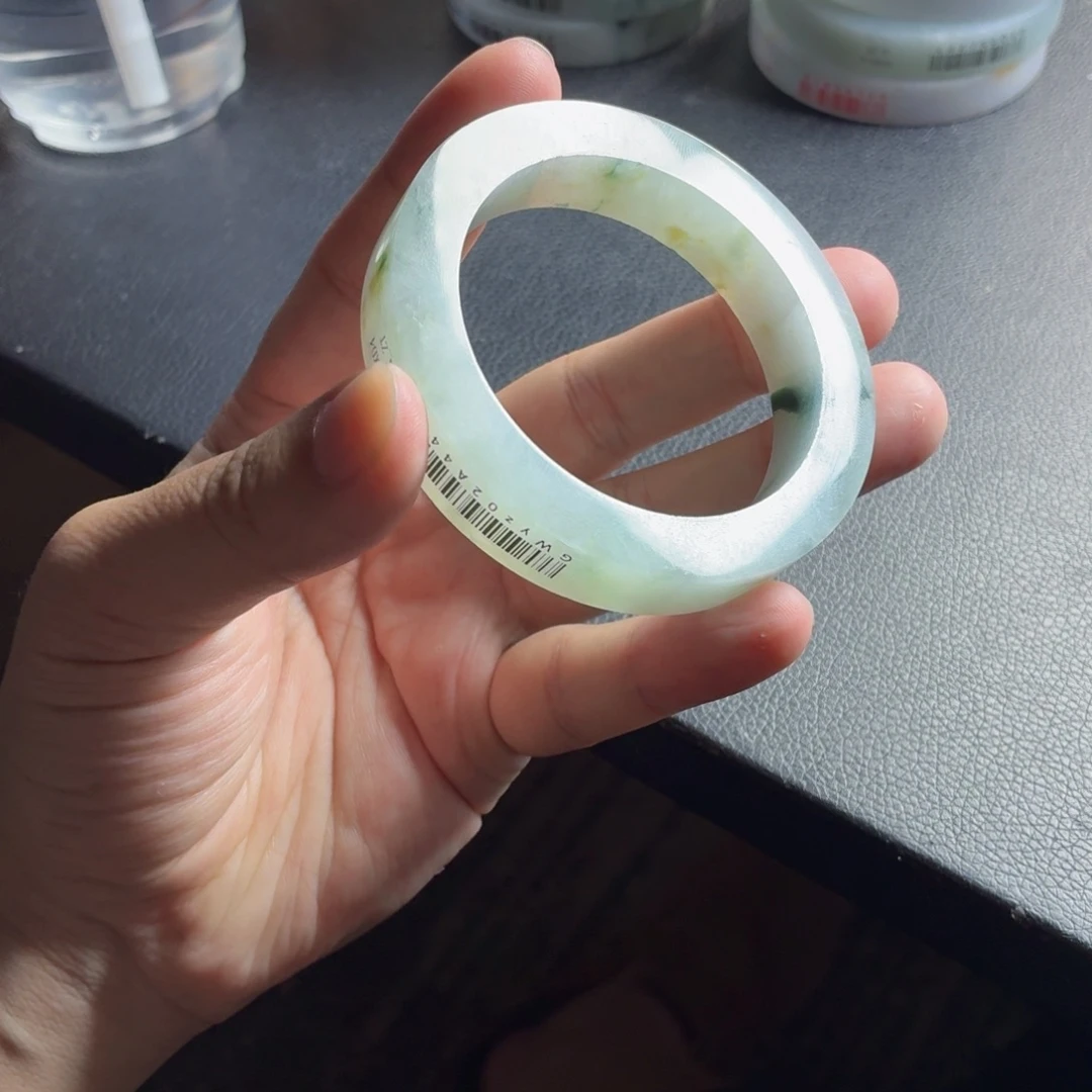 用***3定制翡翠未镶嵌翡翠手镯