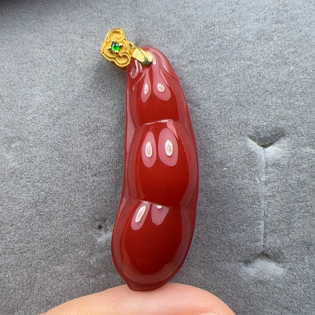 18K金镶嵌吊坠南红玛瑙