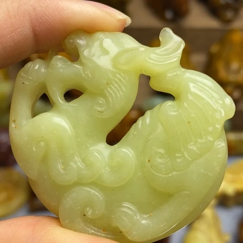 蛇纹石玉未镶嵌颈饰04