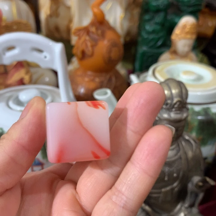 石材摆件等各种工具进行加工