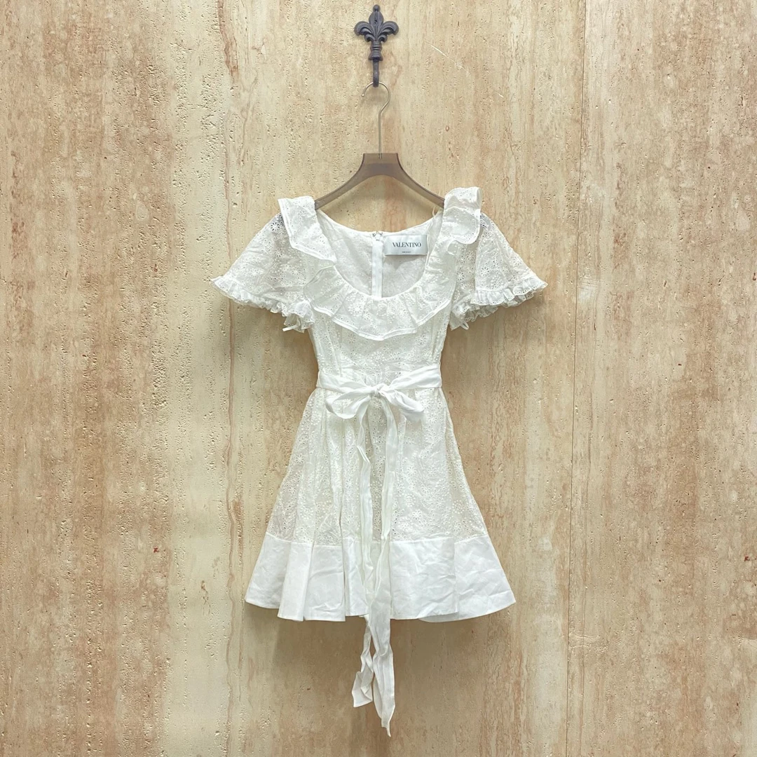 全新未使用 Valentino/华伦天奴 刺绣花卉连衣裙/40码/31497