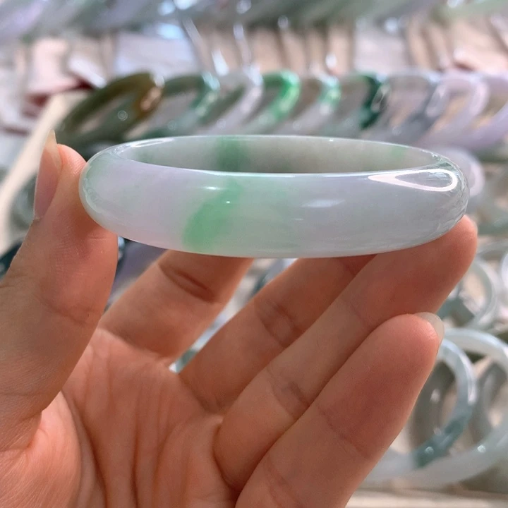 翡翠未镶嵌手镯贵妃带色54.5