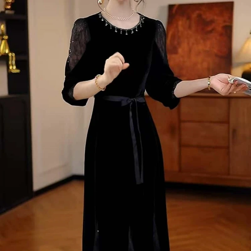 A414【连衣裙】2025早秋新款时尚优雅气质显瘦修身黑色轻奢连衣裙