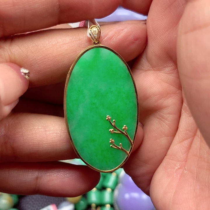 颈饰18K金镶嵌翡翠翡翠