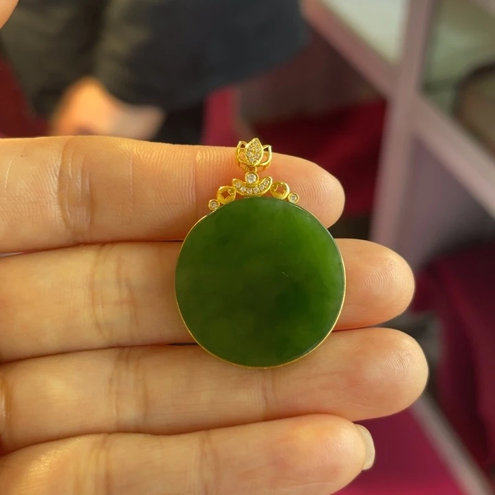 和田玉18K金镶嵌颈饰