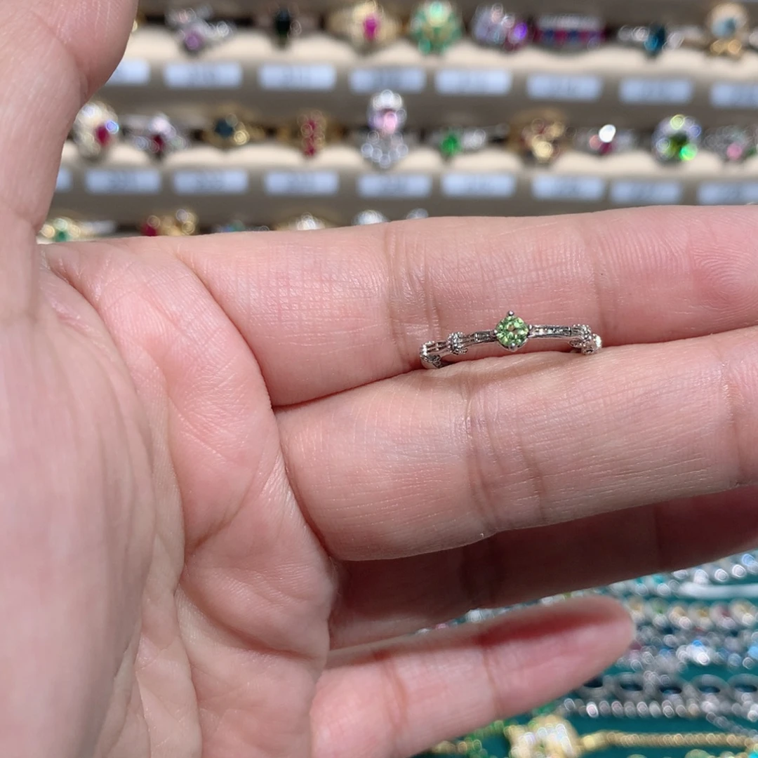 橄榄石银S925镶嵌戒指