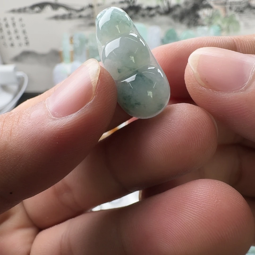 翡翠未镶嵌颈饰74