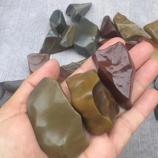 新疆戈壁泥石原石