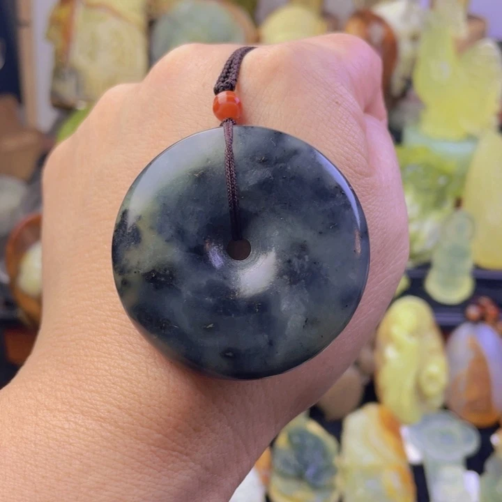 未镶嵌蛇纹石玉颈饰