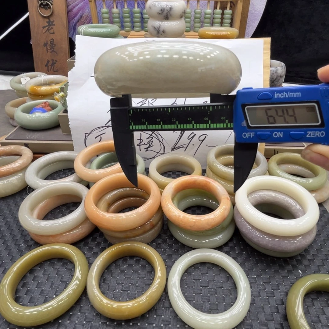 石英质玉未镶嵌手镯