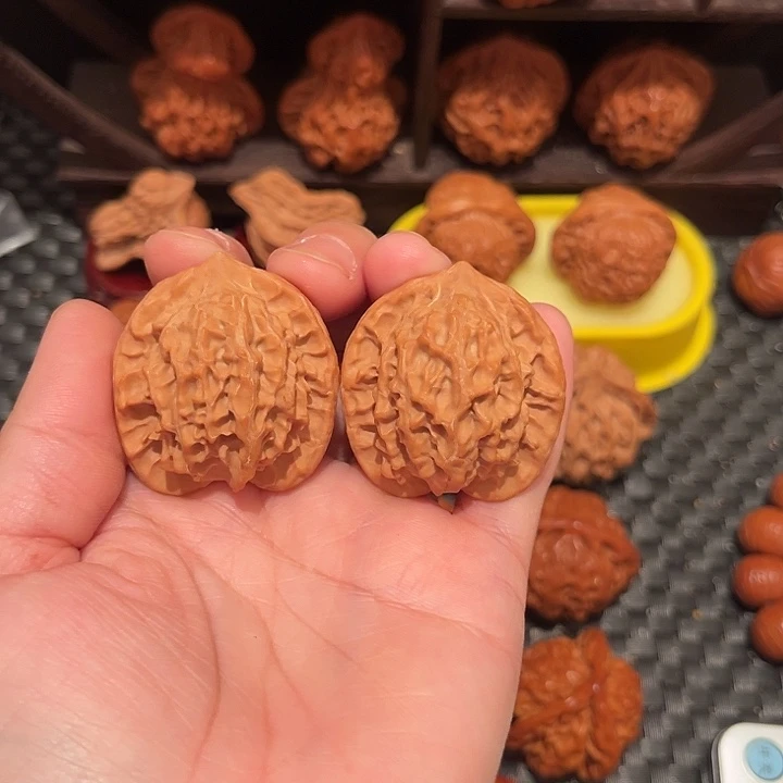 ****卷文玩核桃把件盘山