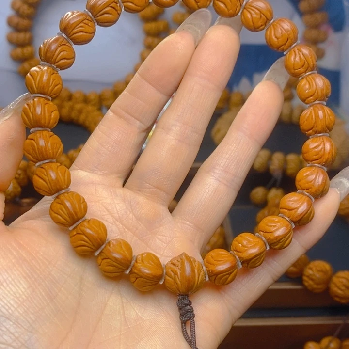 桃核吊坠精品玉龙脊小奶豆1.1