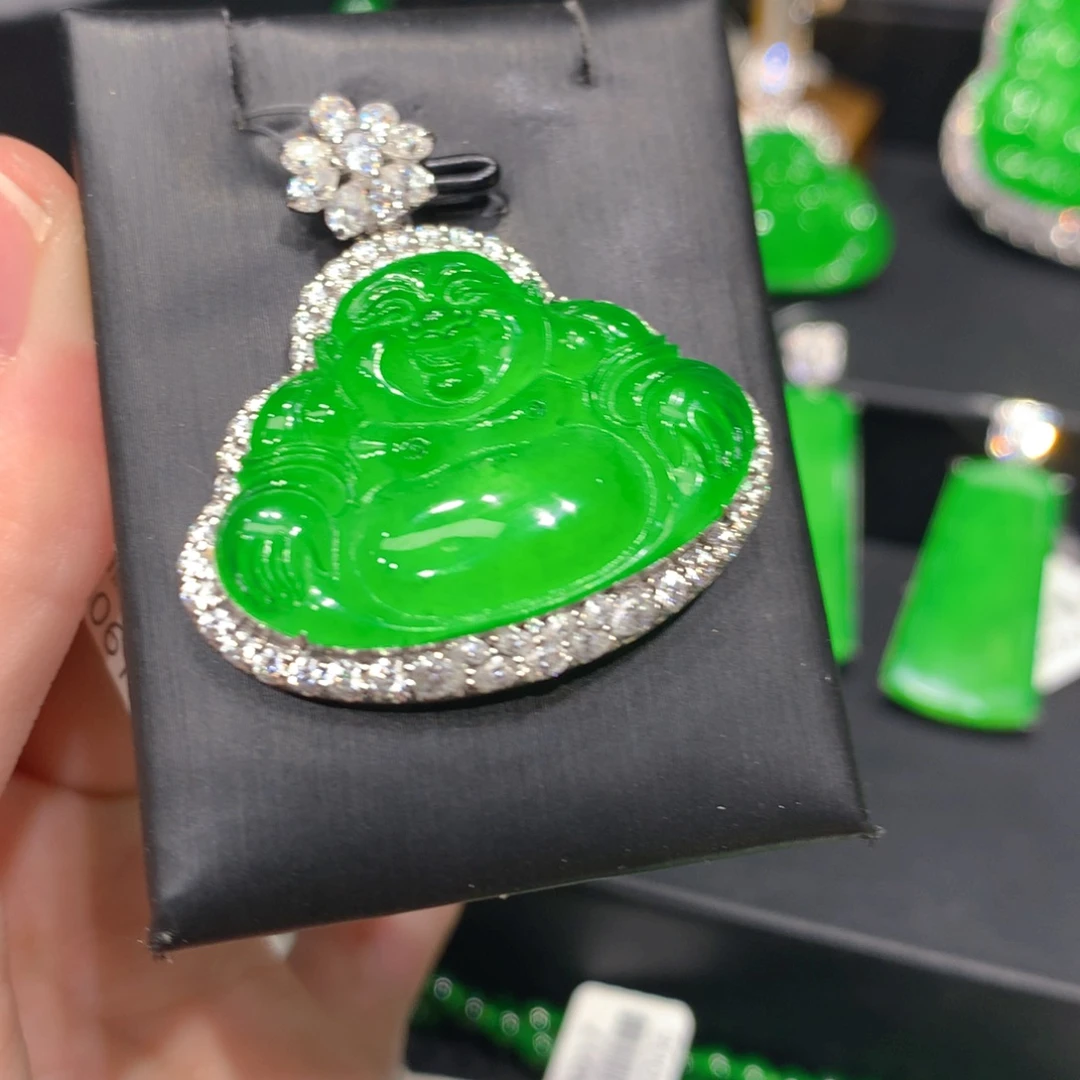 翡翠18K金镶嵌颈饰