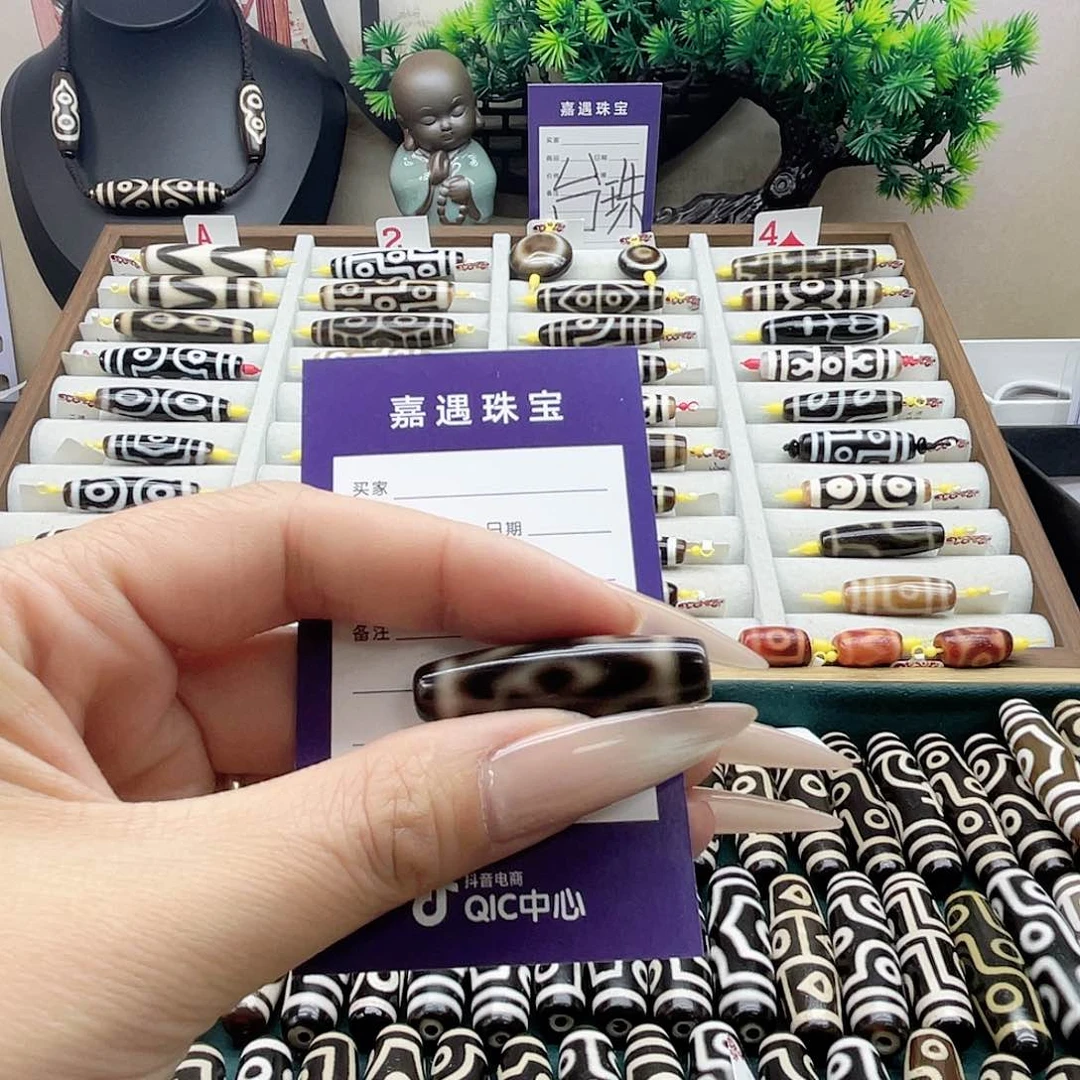 玛瑙/玉髓颈饰未镶嵌不***。