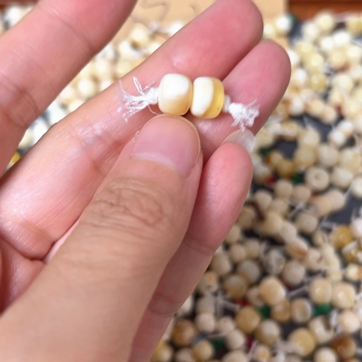 裸石蜜蜡未镶嵌8mm一对