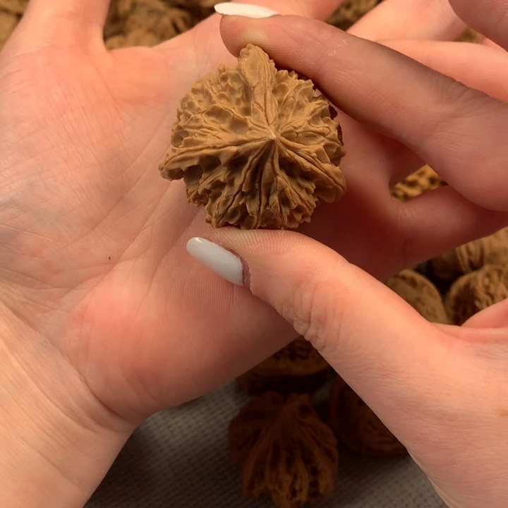 善***慧文玩核桃吊坠异形单只