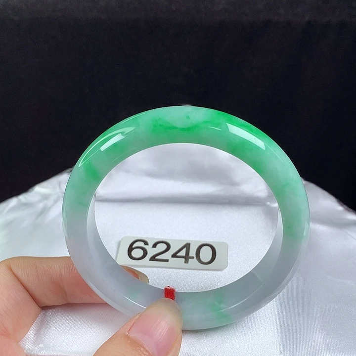 翡翠未镶嵌手镯54圈