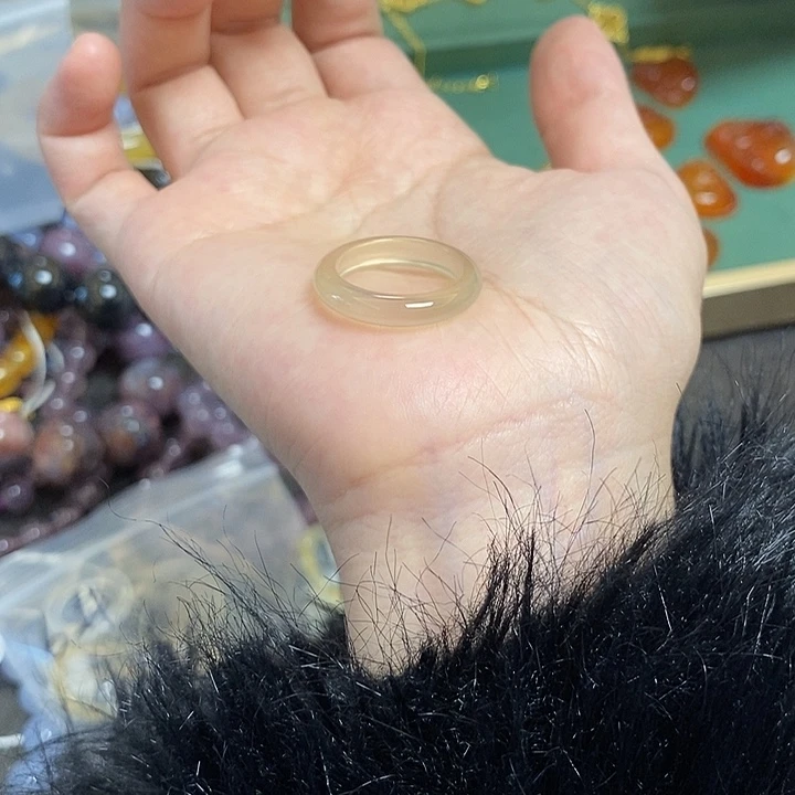 玛瑙/玉髓手串未镶嵌一***花