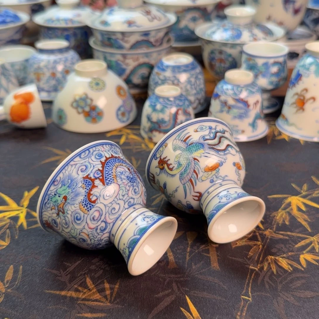 斗彩龙凤呈祥对杯