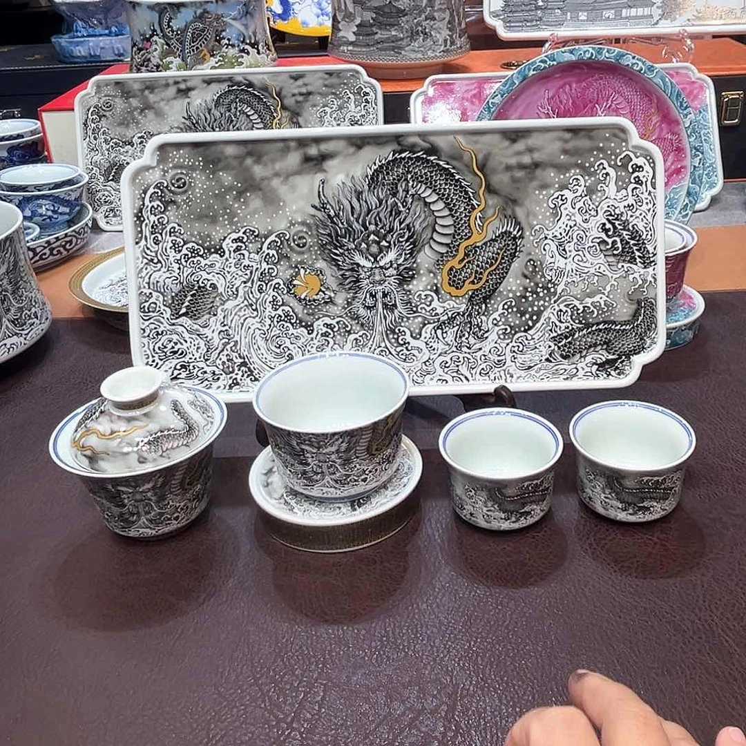 摆件景德镇市是由两位知名作家的小说