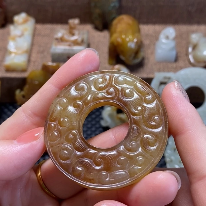 和田玉（糖玉）未镶嵌颈饰