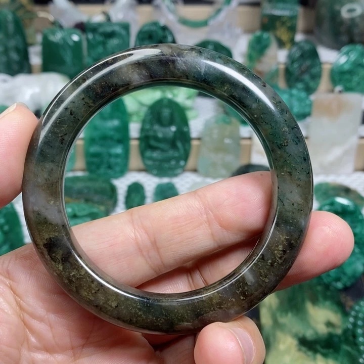 未镶嵌独山玉手镯