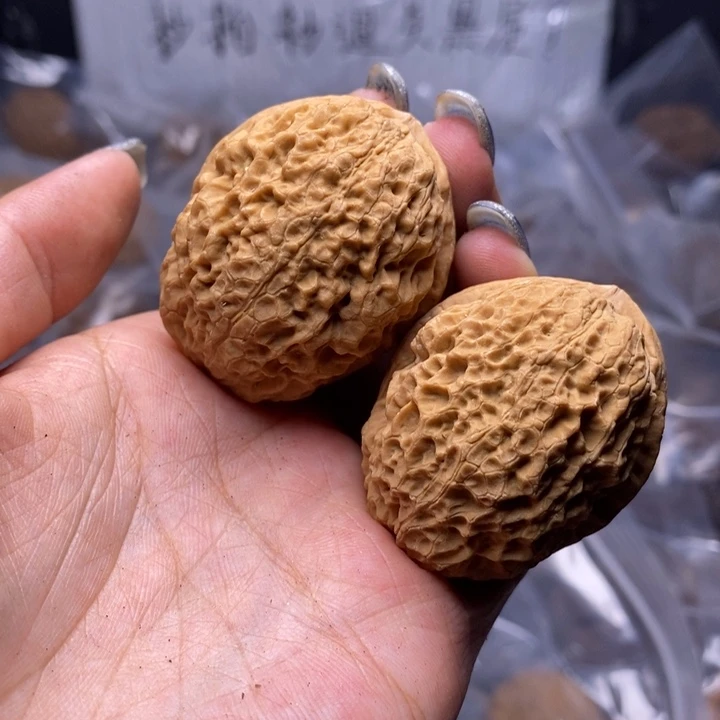 把件文玩核桃云南野生铁核桃56号39mm