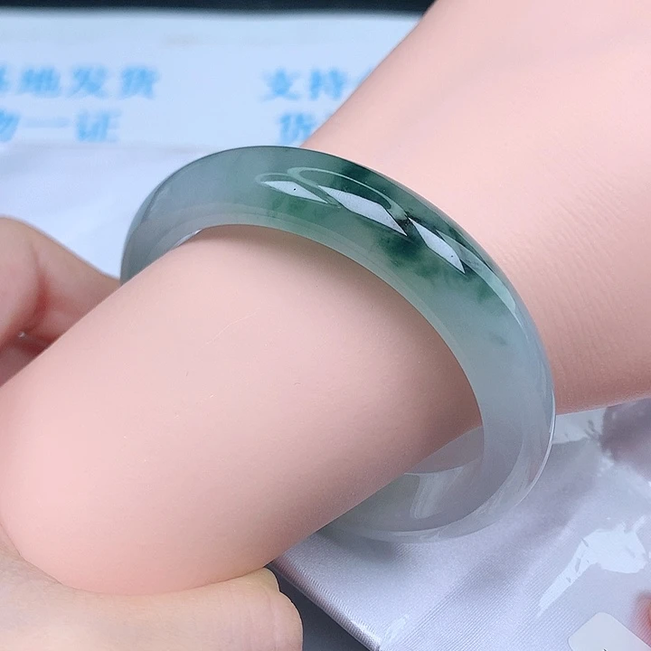 未镶嵌手镯翡翠天然